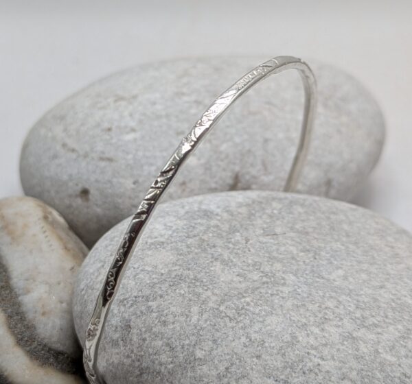 Bywyd Textured Bangle
